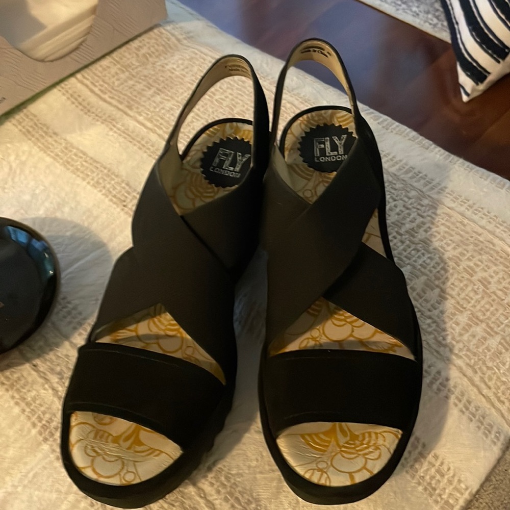 Sandles